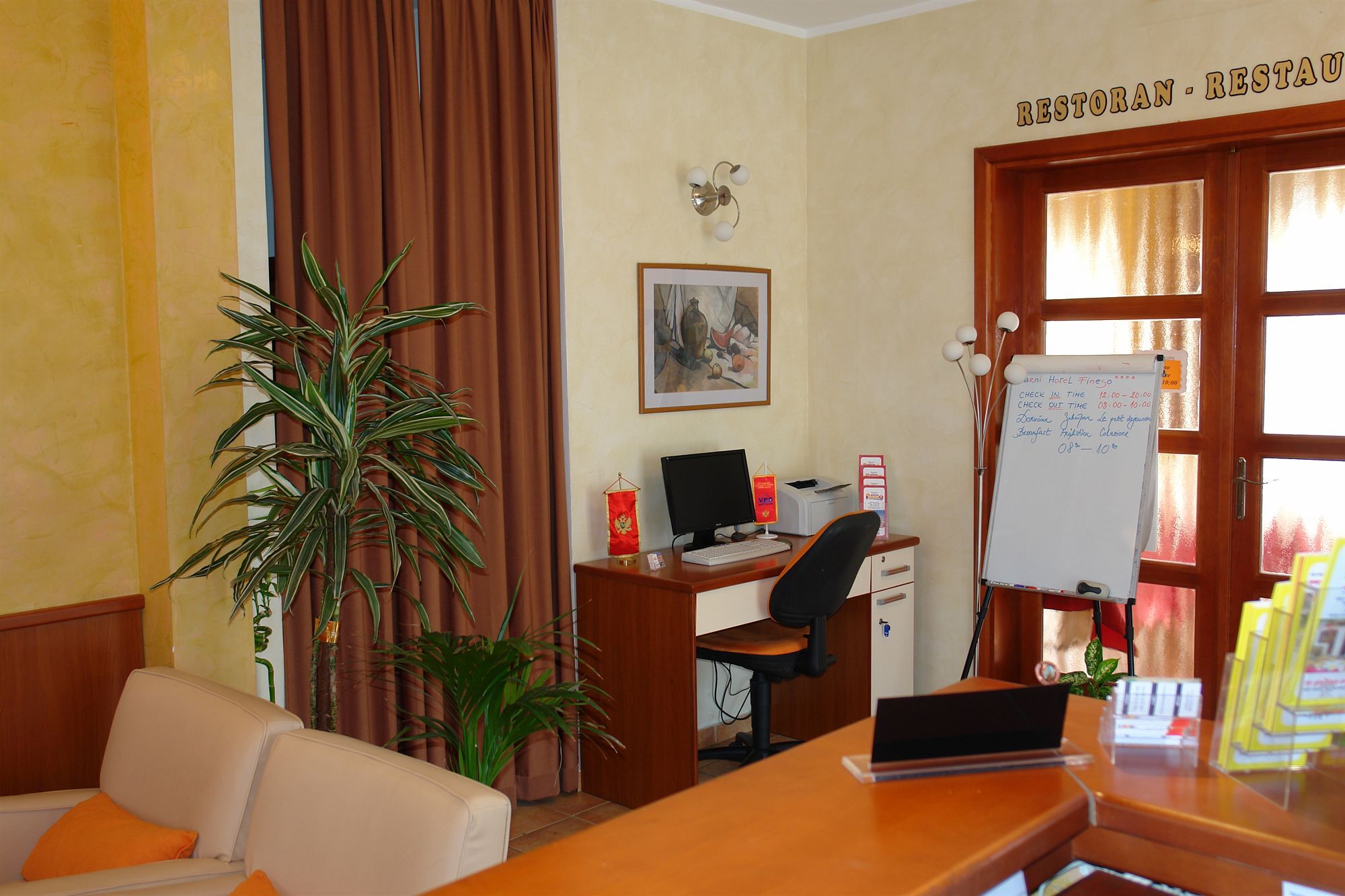 Hotel Fineso Budva Exterior foto